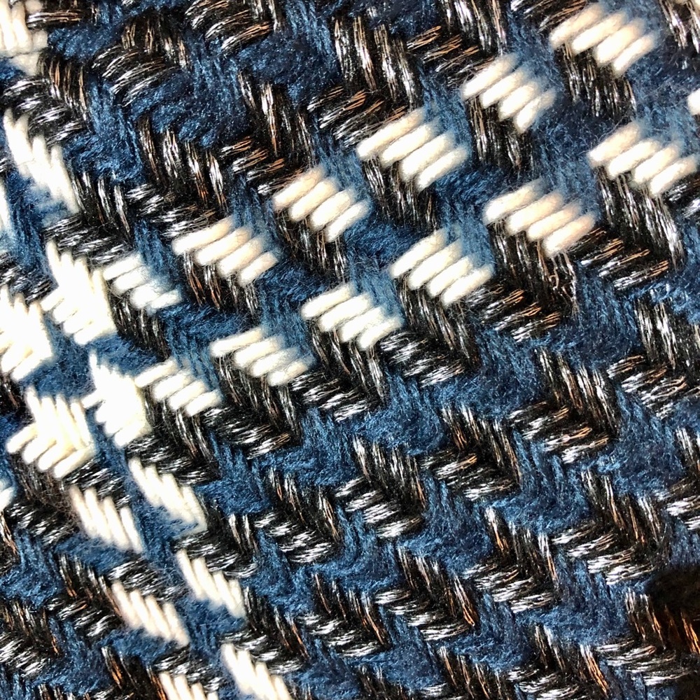 Shawl - Picture 2 of 8